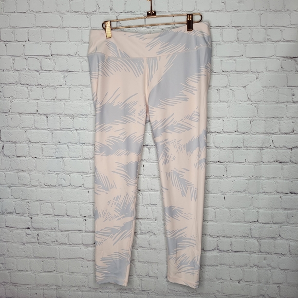Fabletics Salar Palm Tree printed legging 7/8 Size M - Picture 4 of 5